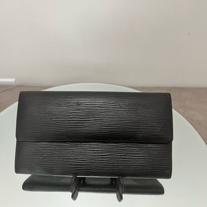 Louis Vuitton Epi Leather Black wallet